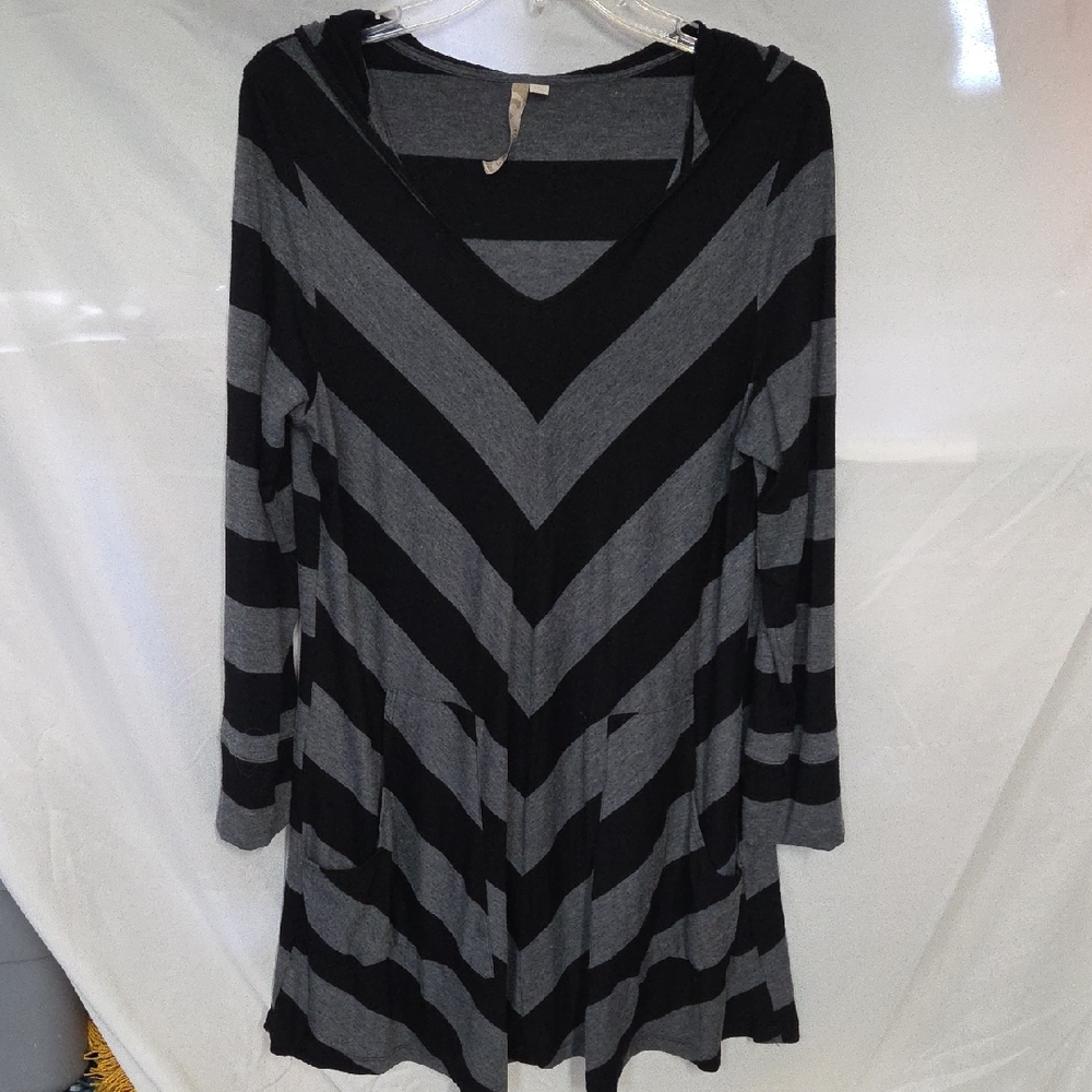 Comfy USA Black and Gray Striped Dress Sz LG